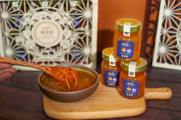 Hộp Yến Đông Trùng Saffron (6 Hũ)